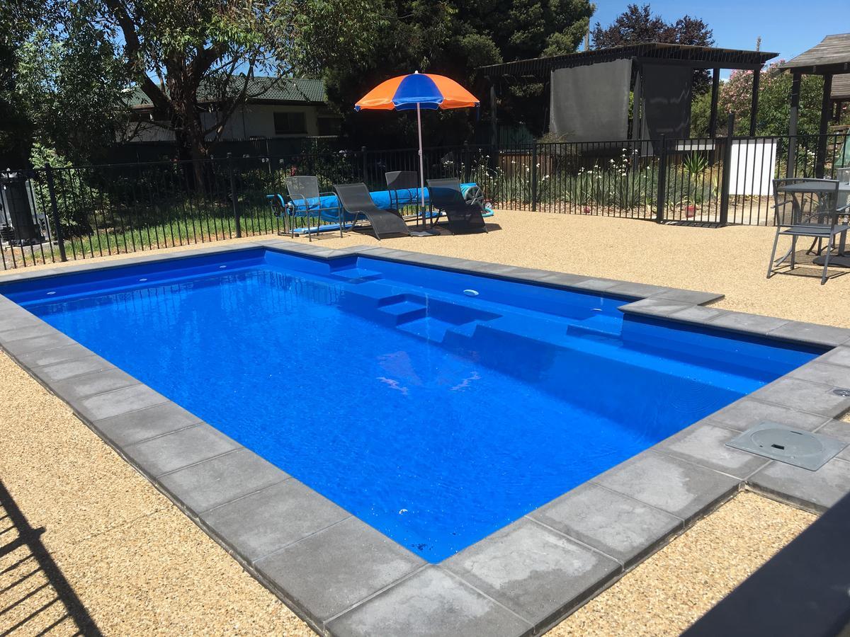 Castle Creek Motor Inn Euroa Εξωτερικό φωτογραφία